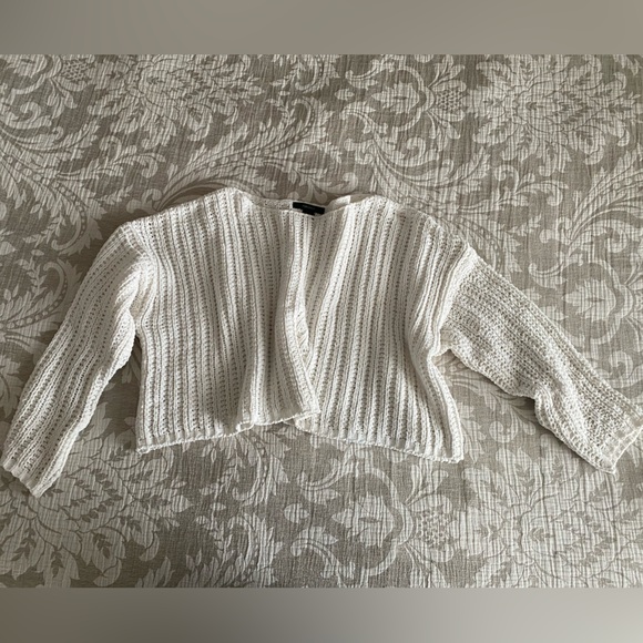 Forever 21 Knit cropped sweater - Picture 1 of 3